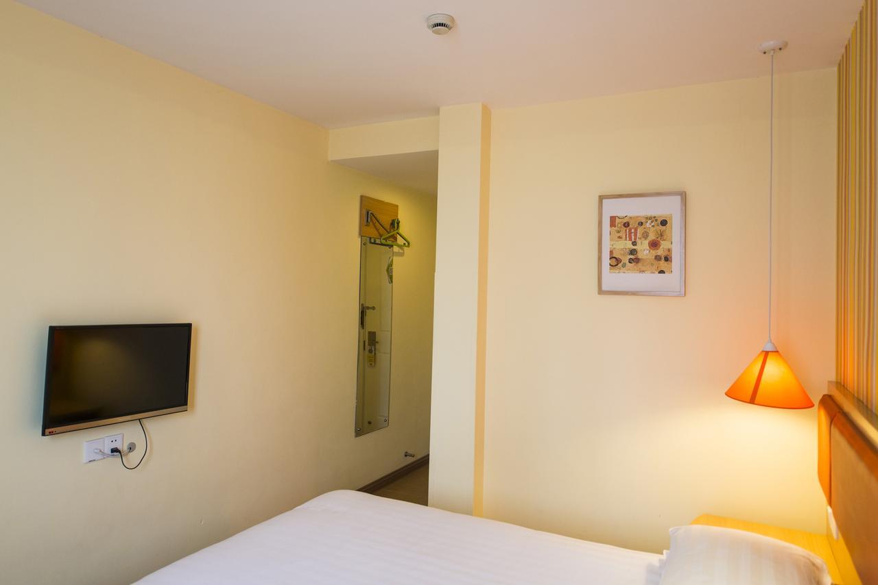 Home Inn Shanghai Xujiahui West Zhongshan Road Exterior foto